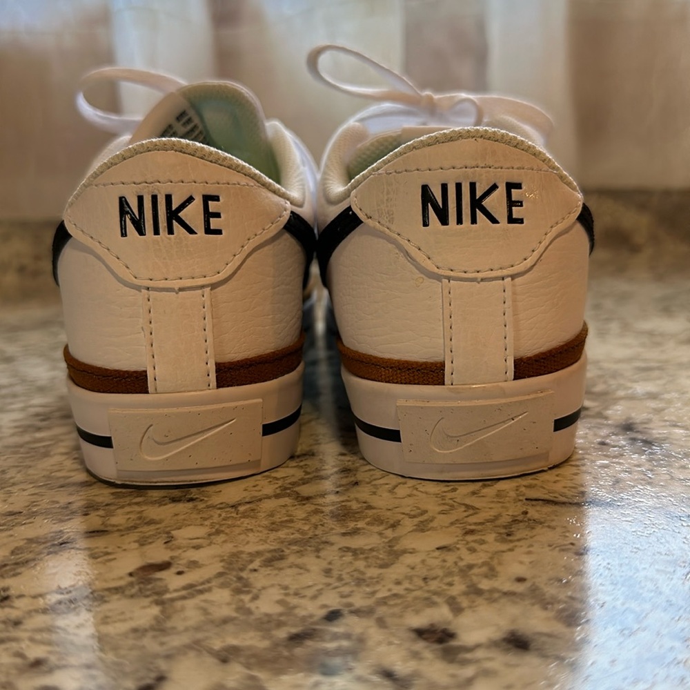 Nike shoes 6.5 women’s